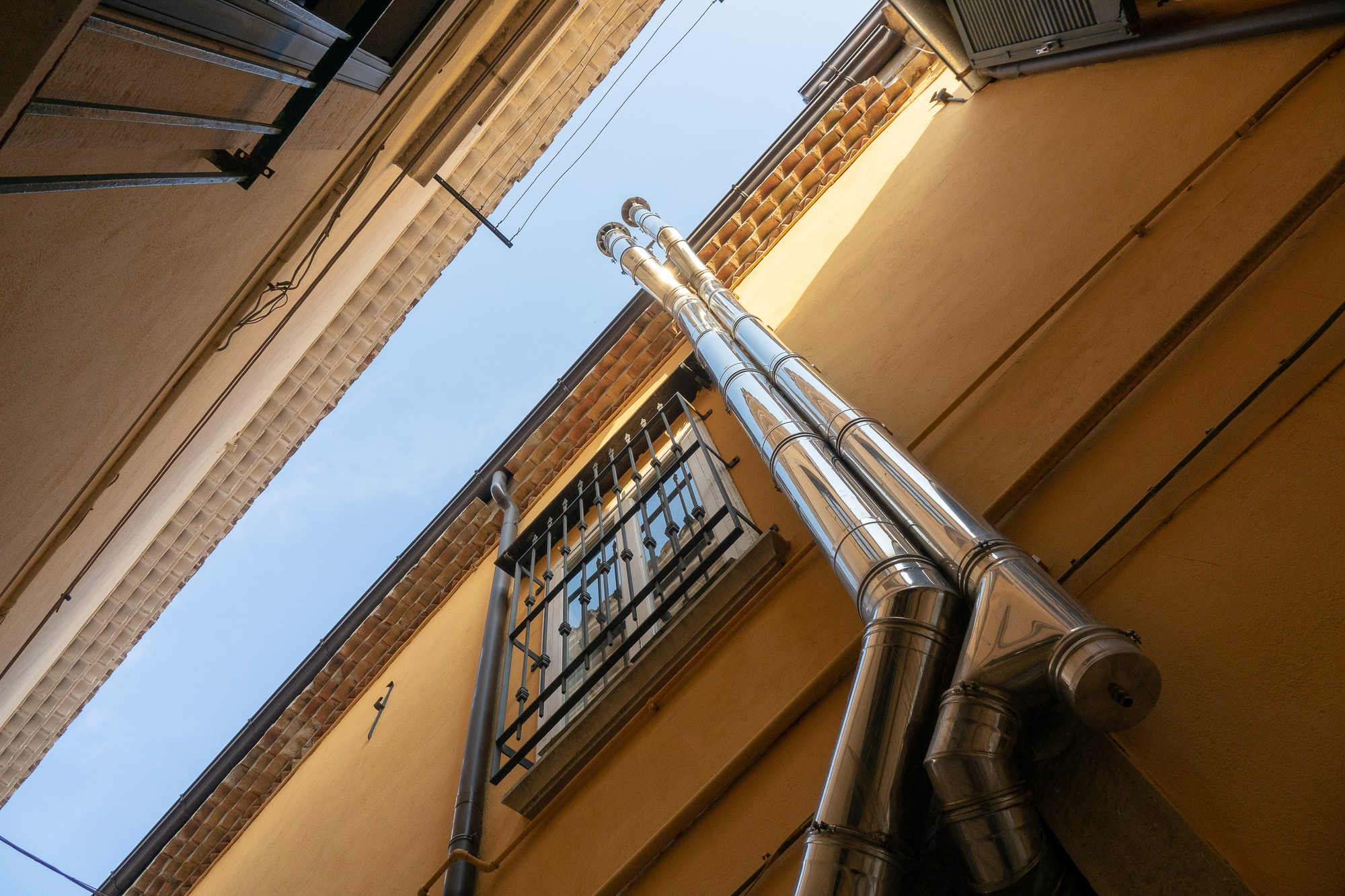 How to Choose the Best Gutter Cleaning Service 